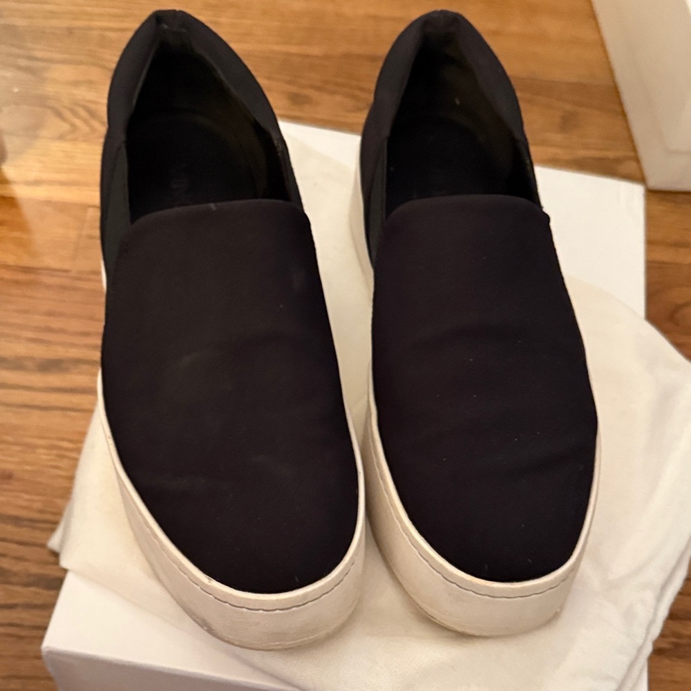Vince womens Black Slip-On Shoes
